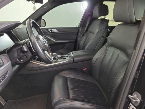 Carbon Black Metallic 2021 BMW X7 xDrive40i