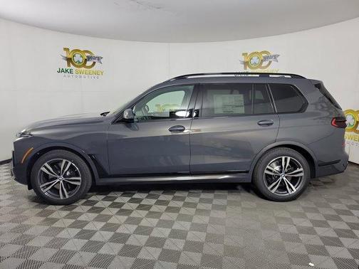Gray Metallic 2026 BMW X7 xDrive40i