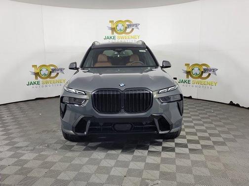 Gray Metallic 2026 BMW X7 xDrive40i