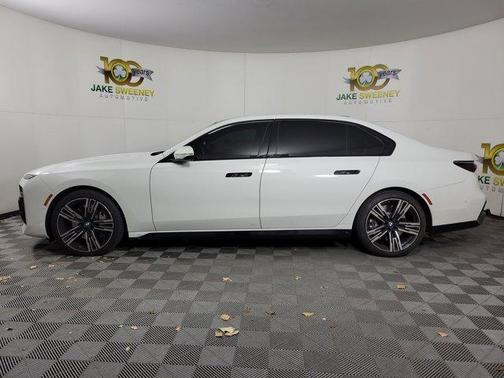 2023 BMW 760 760i xDrive