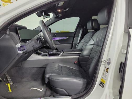 2023 BMW 760 760i xDrive