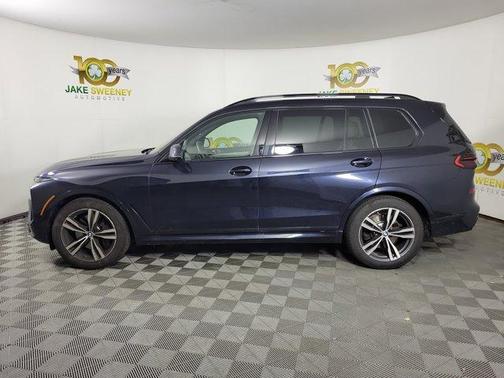 Carbon Black Metallic 2026 BMW X7 xDrive40i