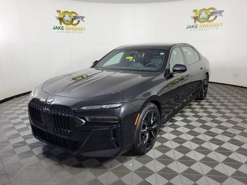 Black Sapphire Metallic 2024 BMW i7 xDrive60