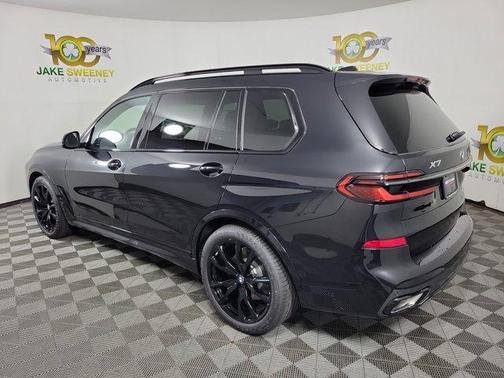 Black Sapphire Metallic 2027 BMW X7 xDrive40i