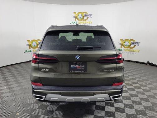 Manhattan Green Metallic 2026 BMW X5 PHEV xDrive50e