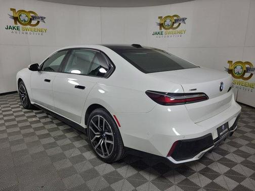 2025 BMW 740 i xDrive