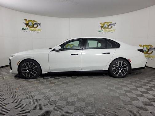 2025 BMW 740 i xDrive