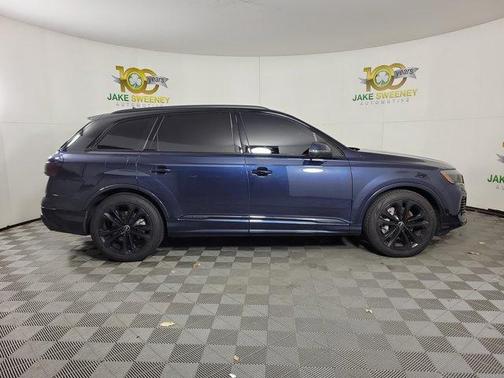 2025 Audi Q7 55 Premium