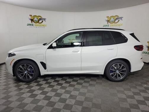 Alpine White 2026 BMW X5 PHEV xDrive50e