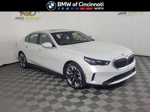 Mineral White Metallic 2026 BMW 540 i xDrive