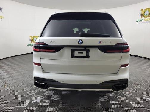 2026 BMW X7 M60i