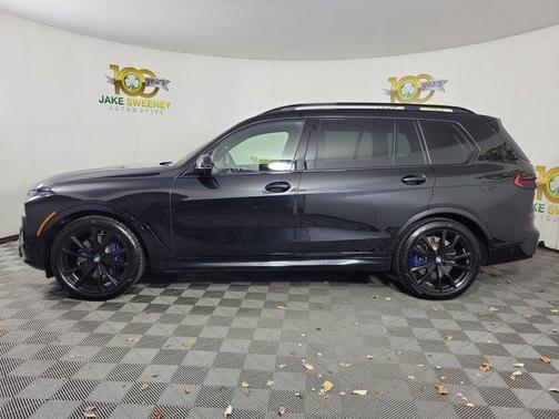 2025 BMW X7 M60i
