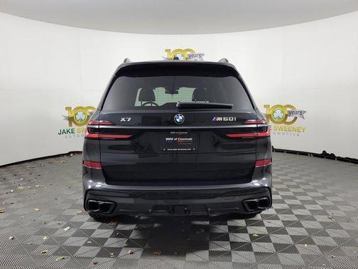 2025 BMW X7 M60i