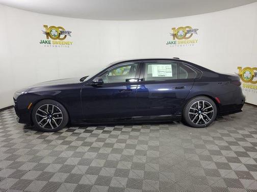 Carbon Black Metallic 2026 BMW i7 XDrive60