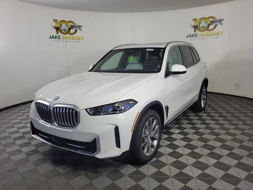 Alpine White 2026 BMW X5 PHEV xDrive50e