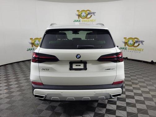 Alpine White 2025 BMW X5 xDrive40i