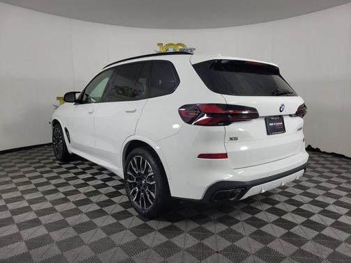 2026 BMW X5 M60i
