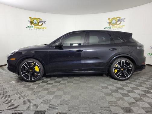 2022 Porsche Cayenne Turbo S