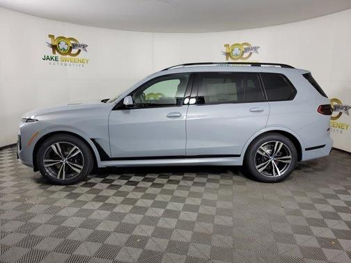 Gray Metallic 2026 BMW X7 xDrive40i