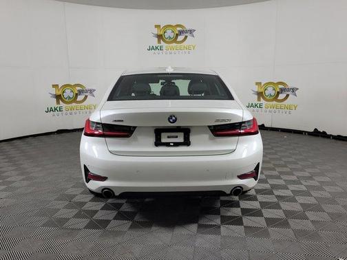 2019 BMW 330 i xDrive