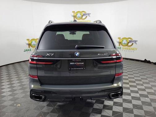 Gray Metallic 2027 BMW X7 xDrive40i