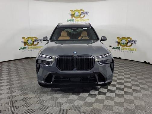 Gray Metallic 2027 BMW X7 xDrive40i