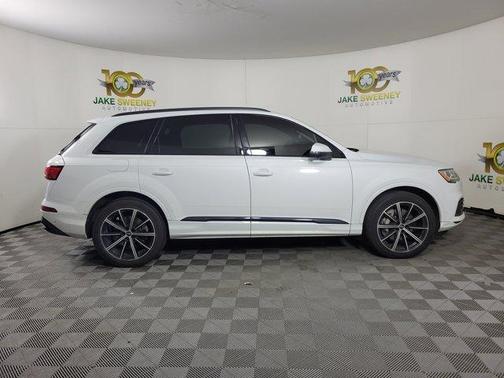 2021 Audi Q7 55 Premium Plus