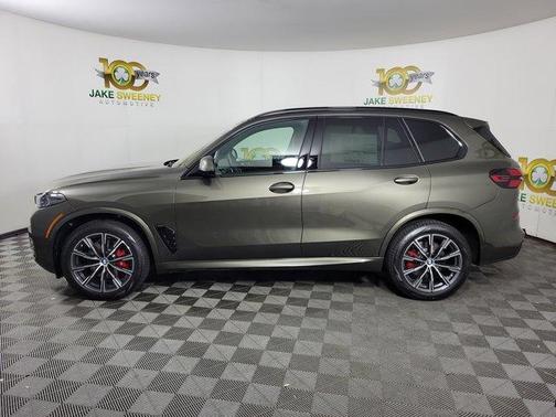 Manhattan Green Metallic 2026 BMW X5 xDrive40i