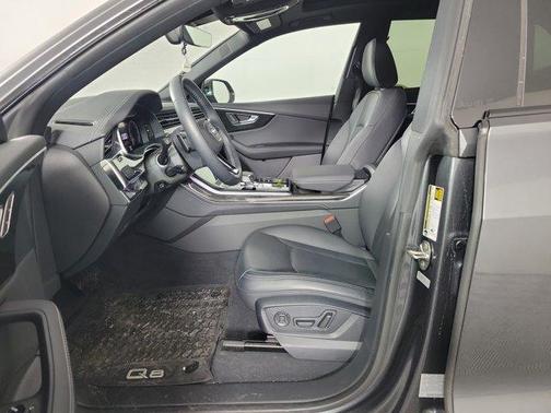 2025 Audi Q8 55 Premium