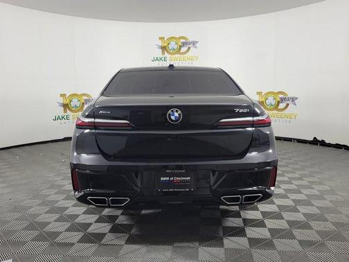 2023 BMW 760 760i xDrive