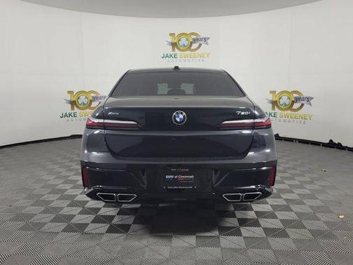 2023 BMW 760 760i xDrive