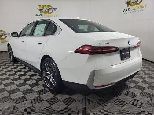 2026 BMW 530 i xDrive