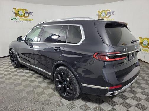 Black Sapphire Metallic 2024 BMW X7 xDrive40i