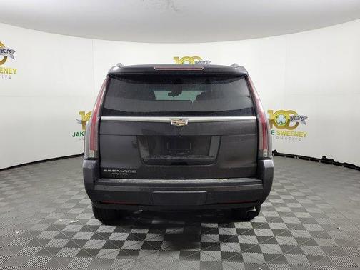 2018 Cadillac Escalade Luxury