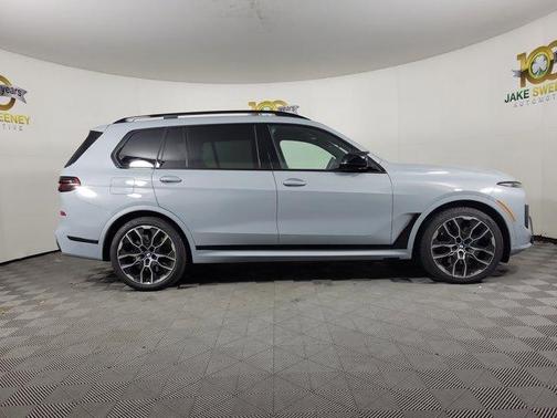 2026 BMW X7 M60i