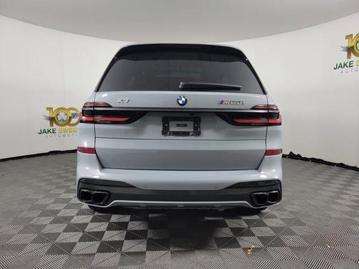 2026 BMW X7 M60i