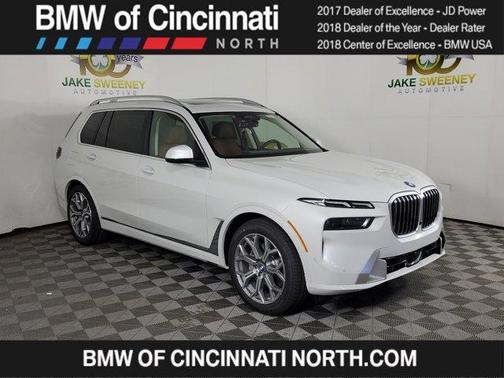 Mineral White Metallic 2026 BMW X7 xDrive40i