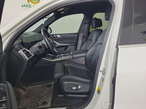 Alpine White 2024 BMW X5 PHEV xDrive50e