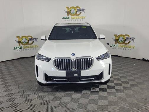 Alpine White 2024 BMW X5 PHEV xDrive50e