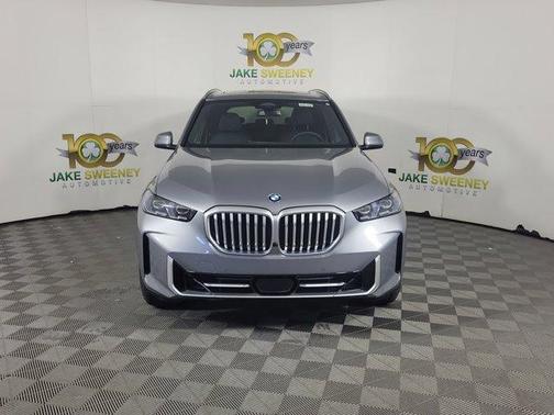 Gray Metallic 2026 BMW X5 xDrive40i