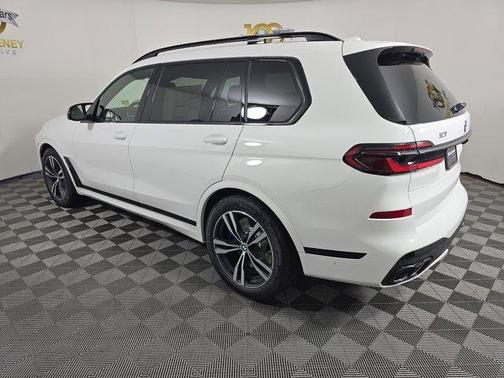 2026 BMW X7 M60i