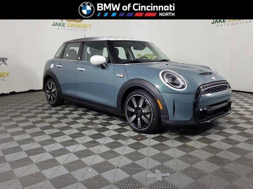 2023 MINI Hardtop Cooper S Classic