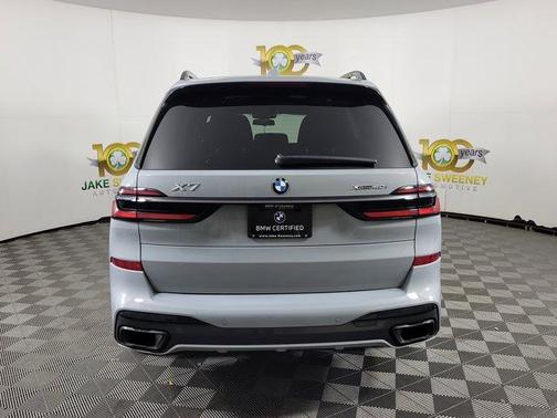 Gray Metallic 2024 BMW X7 xDrive40i