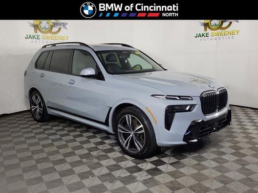 Gray Metallic 2024 BMW X7 xDrive40i