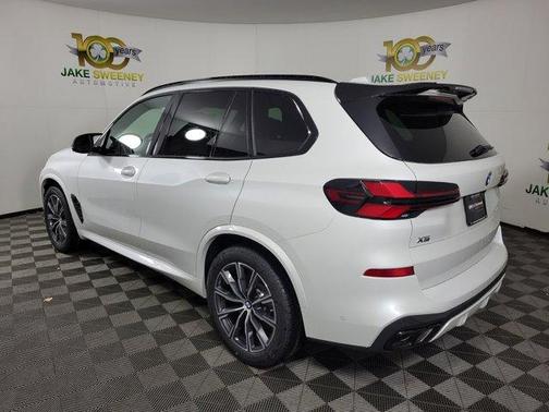 2026 BMW X5 M60i