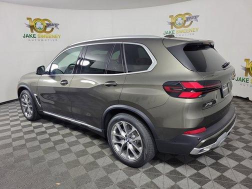 Manhattan Green Metallic 2026 BMW X5 PHEV xDrive50e