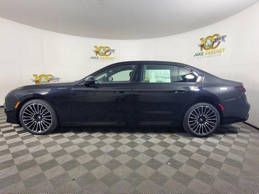 2025 BMW 760 760i xDrive