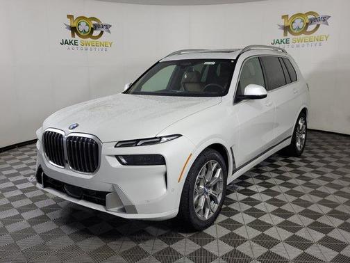Mineral White Metallic 2027 BMW X7 xDrive40i