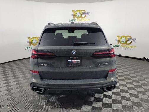 Gray Metallic 2026 BMW X5 xDrive40i