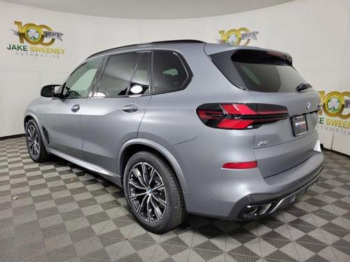 2026 BMW X5 M60i
